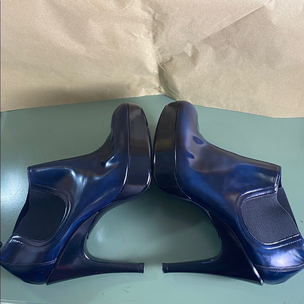 EUC Pedro Garcia made in Spain electric blue shiny 3“ heel booties EU 37 US 6.5 - Picture 6 of 9